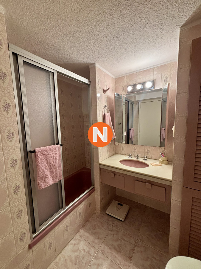 Apartamento Ref.638 - Apartamento en Venta y Alquiler, Peninsula, Punta del Este, 2 Dormitorios.