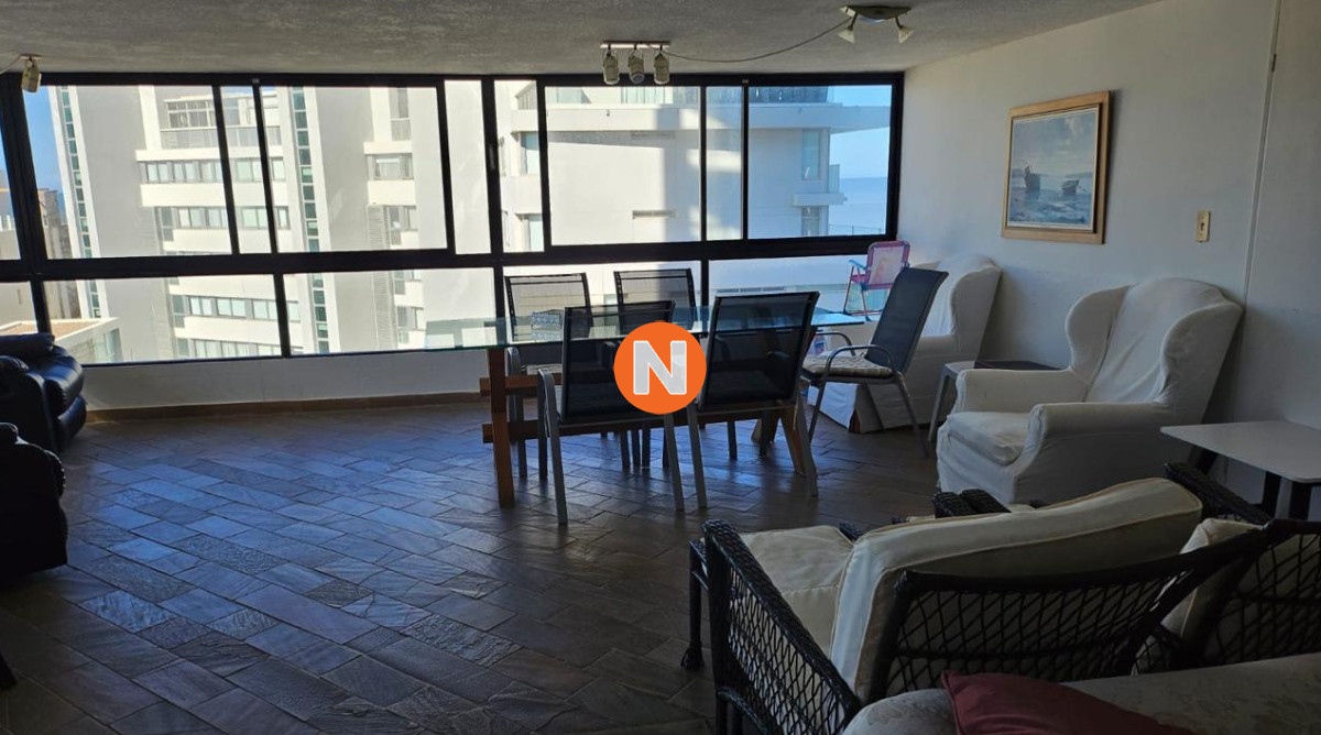 Apartamento Ref.2921 - Apartamento en Venta, Brava, Punta del Este, 4 Dormitorios.