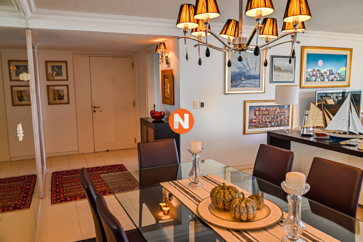 Apartamento Ref.9446 - Apartamento en Venta y Alquiler, Peninsula, Punta del Este, 3 Dormitorios.
