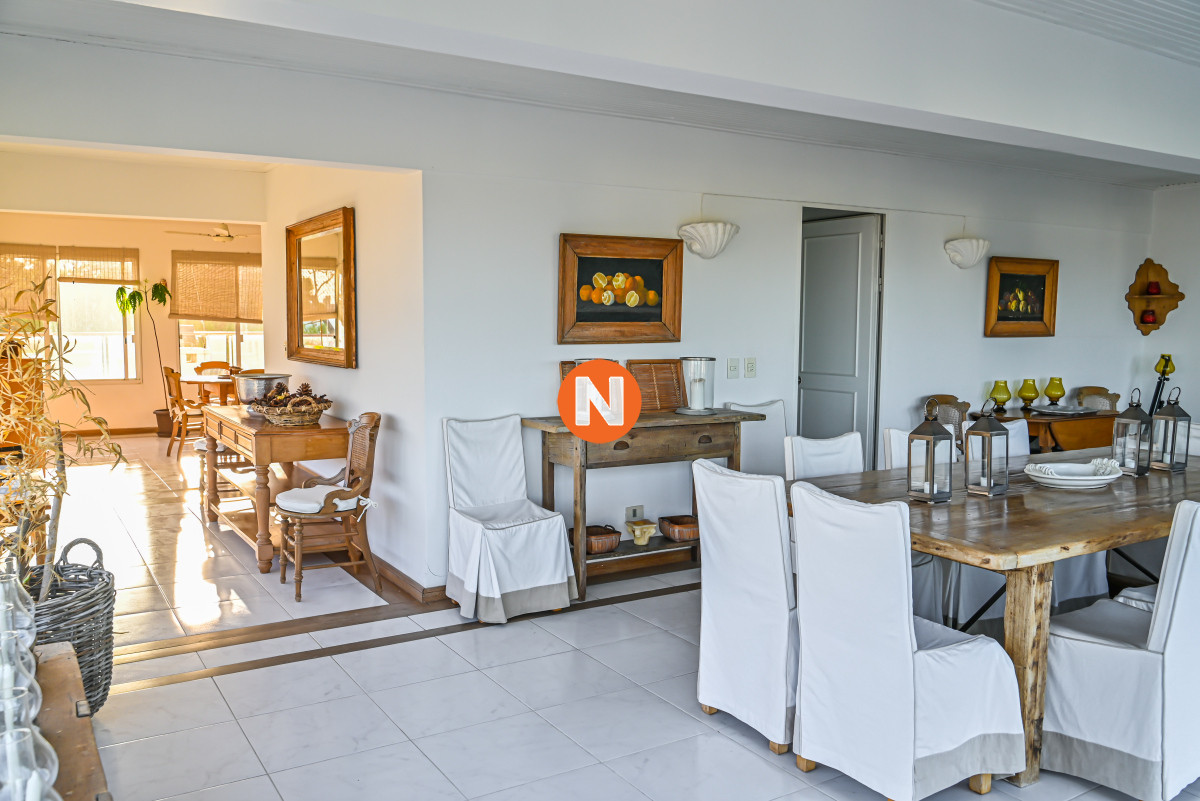 Apartamento Ref.223245 - En Venta, 5 dormitorios, Playa Brava