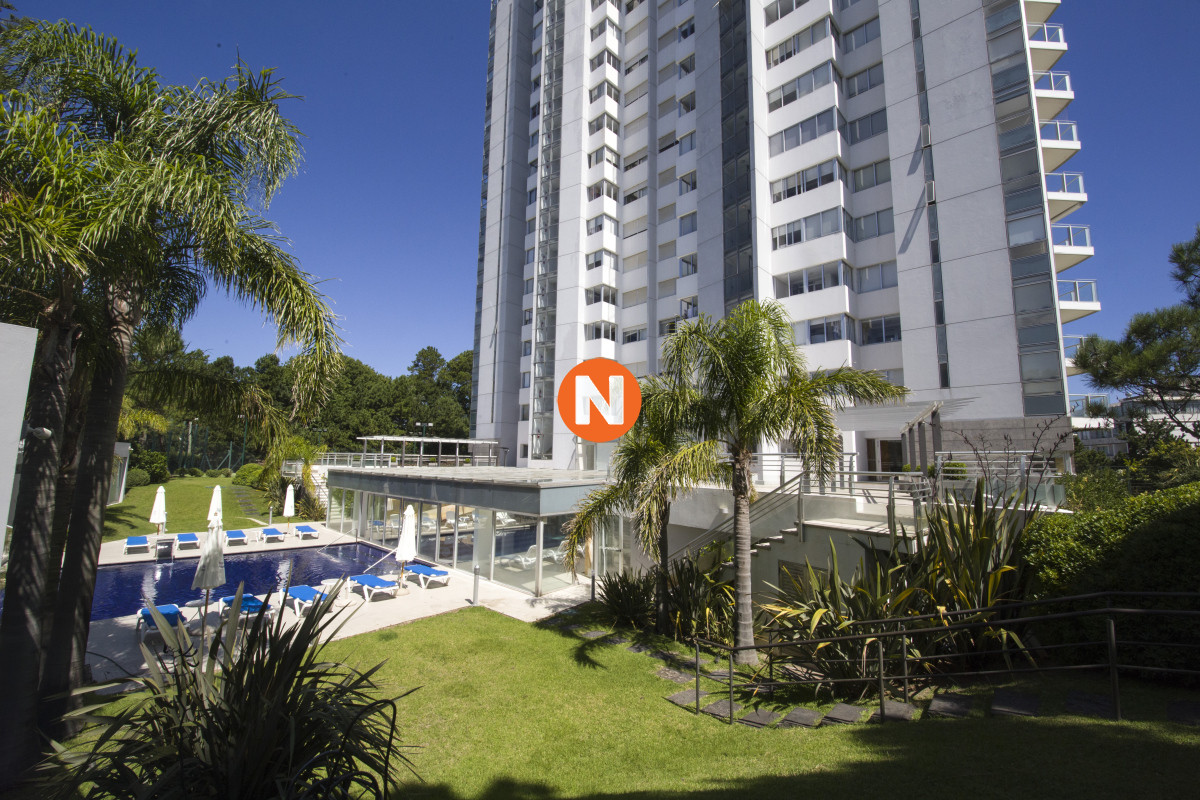 Apartamento Ref.5786 - Apartamento en Venta y Alquiler, Mansa, Punta del Este, 2 Dormitorios.