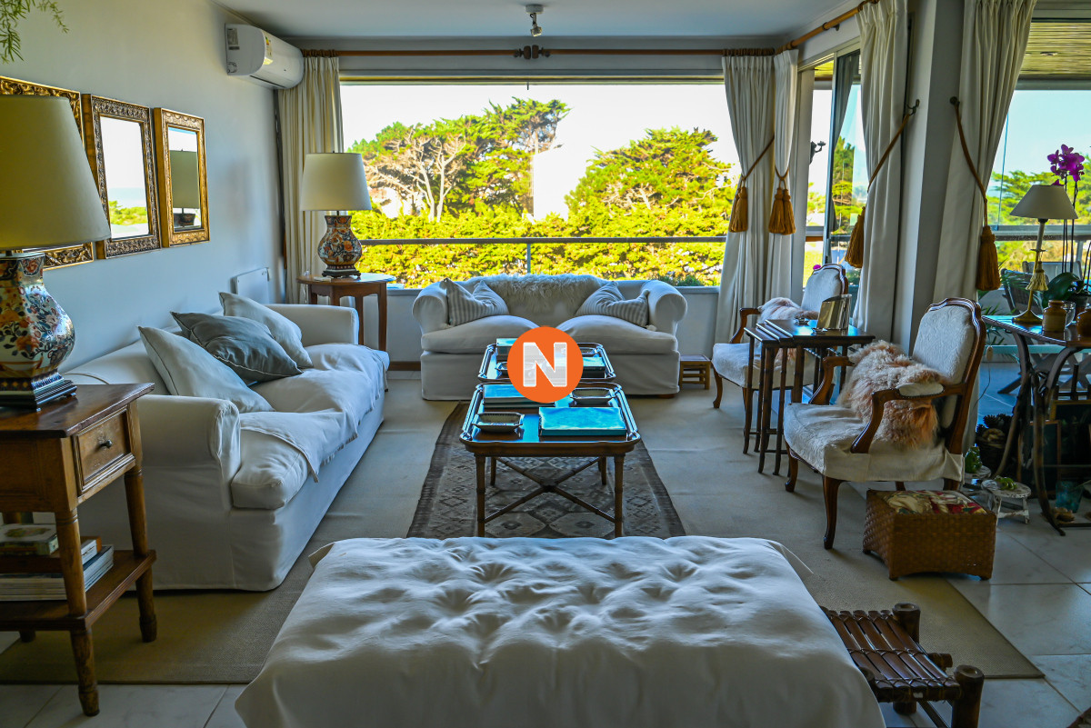 Apartamento Ref.223245 - En Venta, 5 dormitorios, Playa Brava