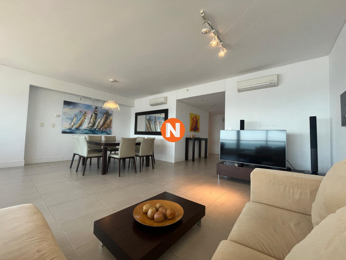 Apartamento Ref.8621 - Apartamento en Venta y Alquiler, Brava, Punta del Este, 3 Dormitorios.