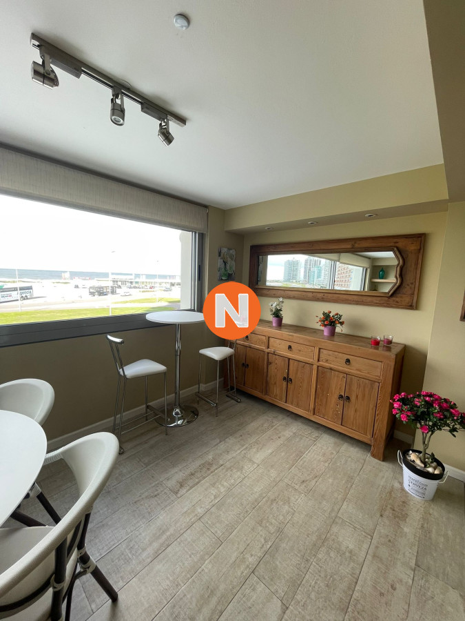 Apartamento Ref.214491 -  Venta y Alquiler apto 3 dormitorios  Primera Linea