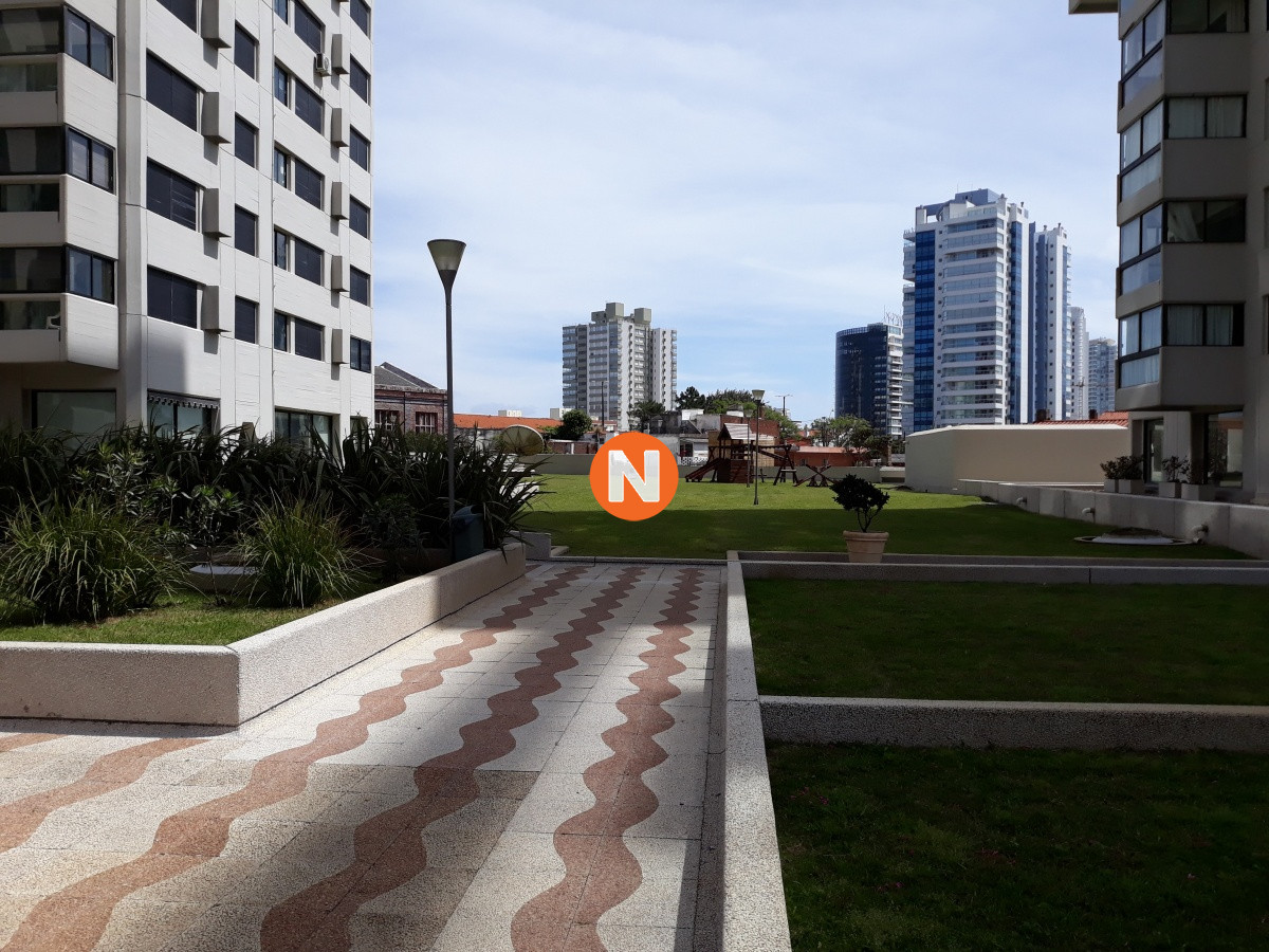Apartamento Ref.214488 - Apartamento de 2 dormitorios En Brava, Punta del Este