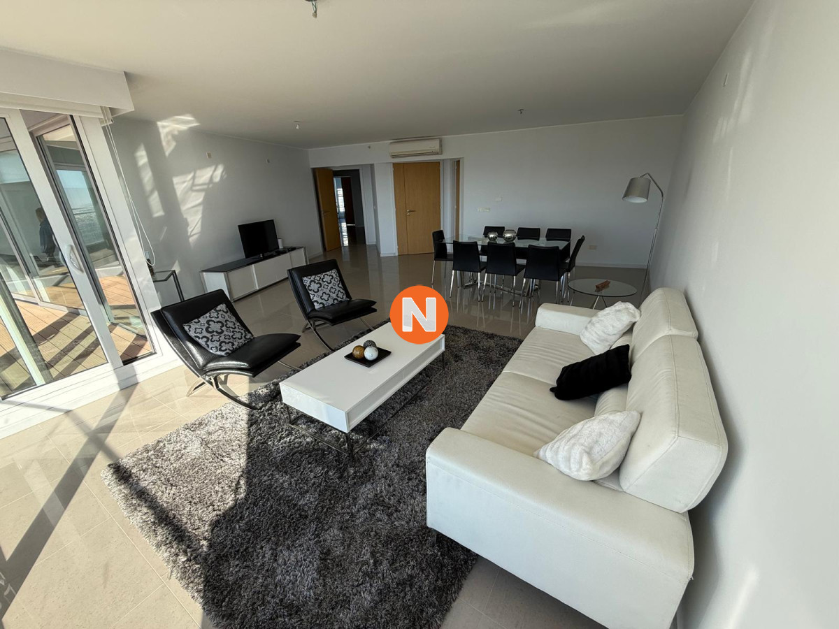 Apartamento Ref.201266 - Venta de apartamento 4 ambientes - Peninsula, Punta del Este