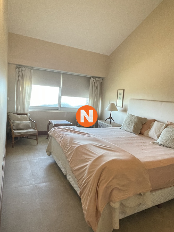 Apartamento Ref.222958 - PentHouse primera línea frente al mar - Playa Brava 3 dormitorios más dependencia 