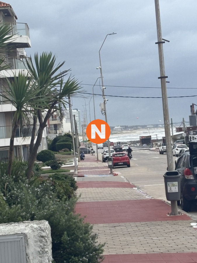 Apartamento Ref.225142 - OPORTUNIDAD en Península con Cochera Techada, 1 y medio dormitorios