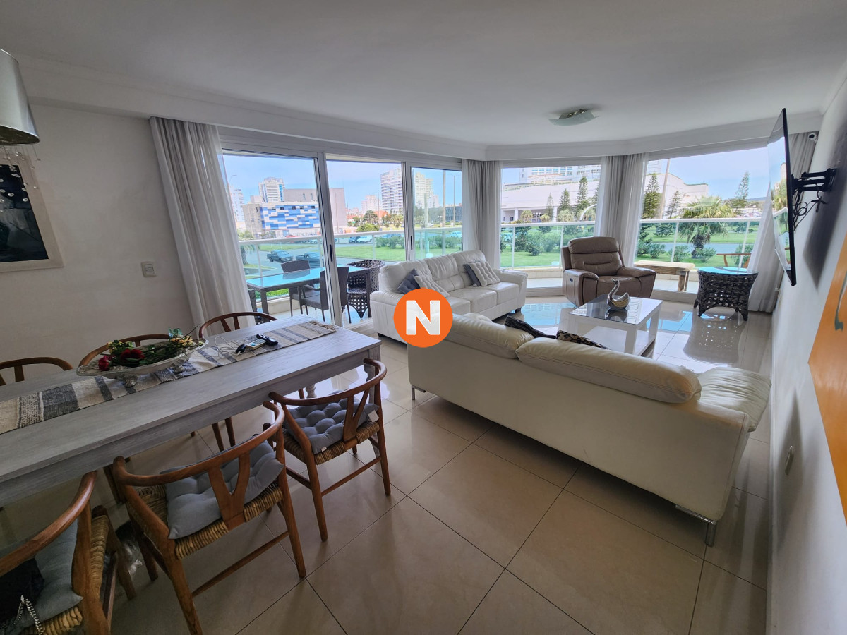 Apartamento Ref.7962 - Apartamento en Venta y Alquiler, Mansa, Punta del Este, 3 Dormitorios.
