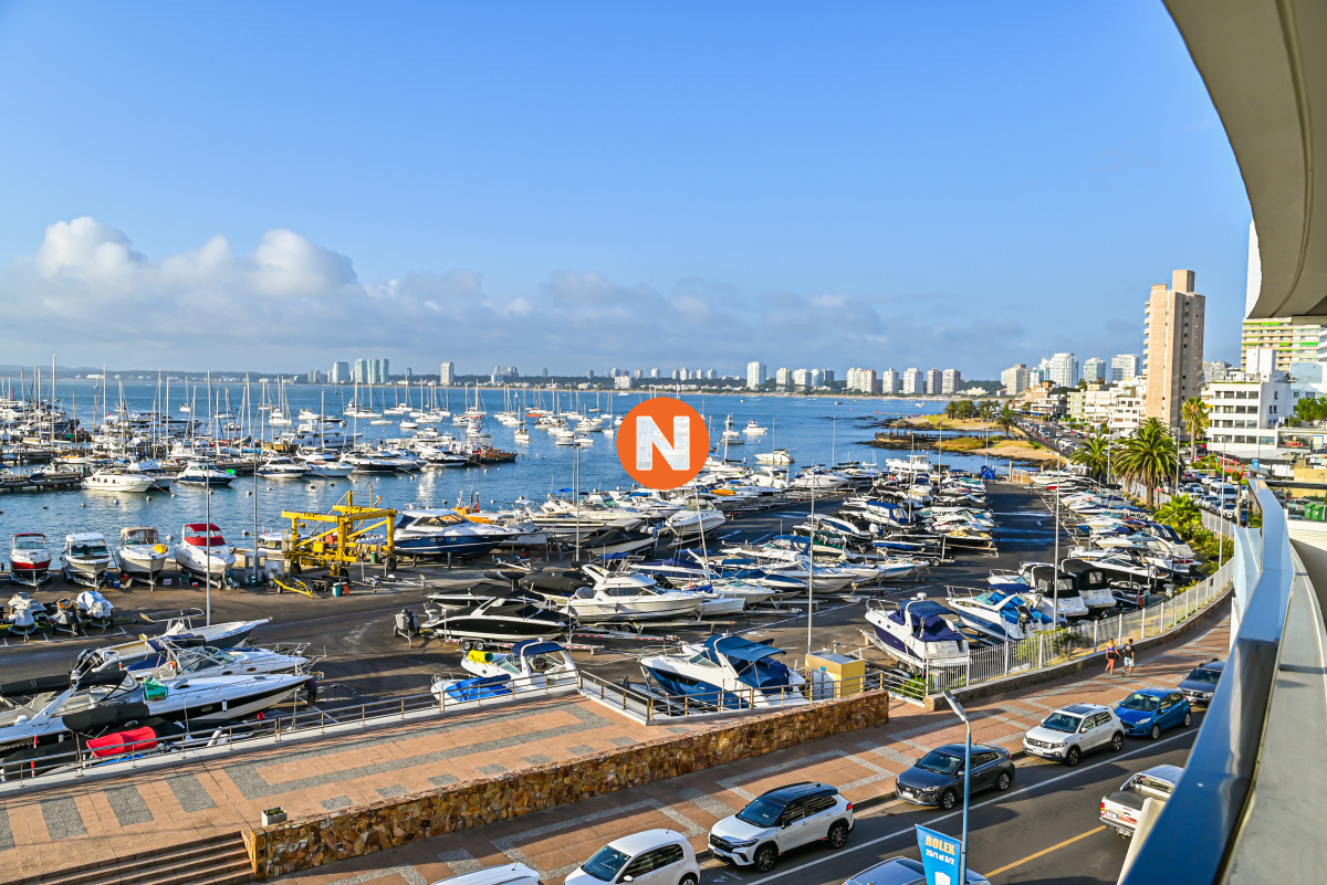 Apartamento Ref.9446 - Apartamento en Venta y Alquiler, Peninsula, Punta del Este, 3 Dormitorios.