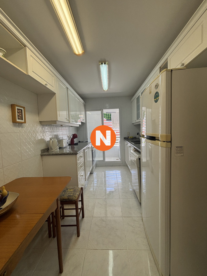 Apartamento Ref.171 - CORAL TOWER VENTA DE APARTAMENTO DE 3 SUITES + DEPENENDECNIA PLAYA MANSA PUNTA DEL ESTE