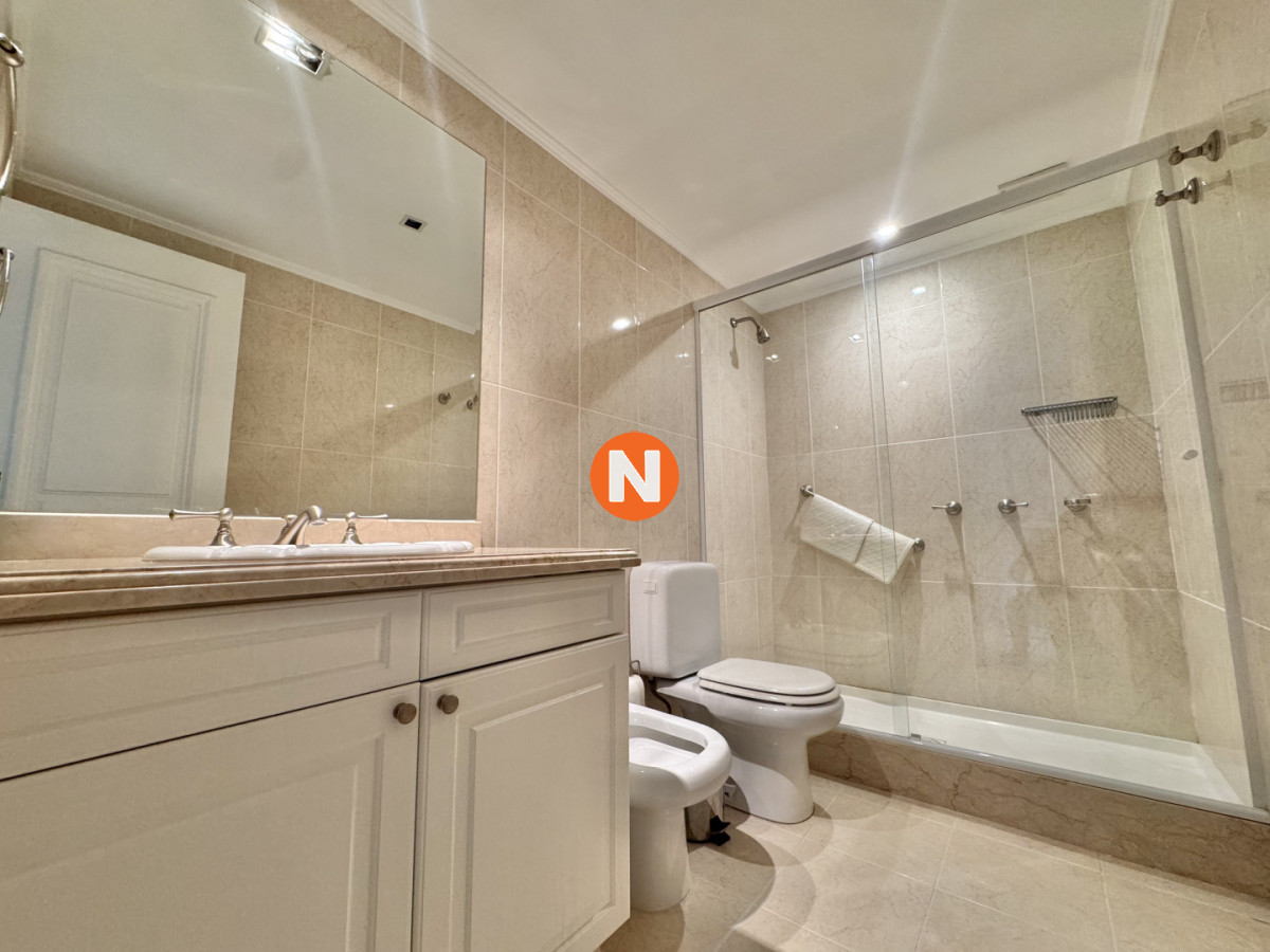 Apartamento Ref.224807 - LE JARDIN PISO ALTO VENTA DE APARTAMENTO DE 3 Y DEPENDENCIA 