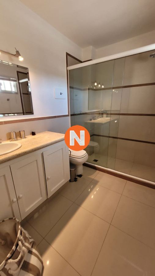 Apartamento Ref.220951 - Apartamento en Venta en Playa Brava excelente estado primera linea