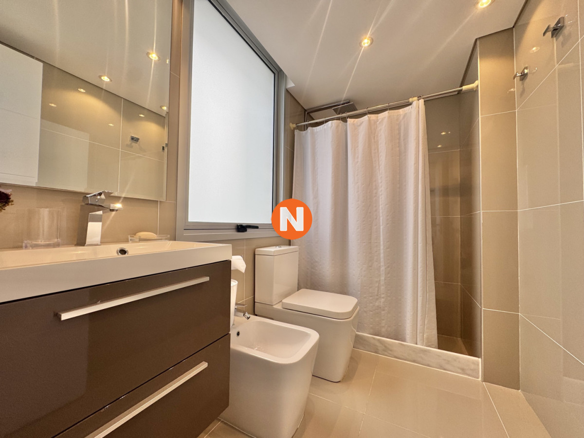 Apartamento Ref.225179 - Apartamento de 3 dormitorios en Península Frente a playa Mansa