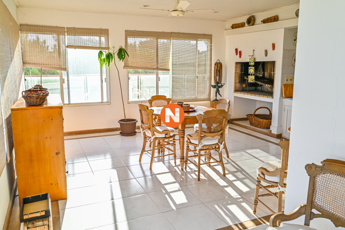 Apartamento Ref.223245 - En Venta, 5 dormitorios, Playa Brava