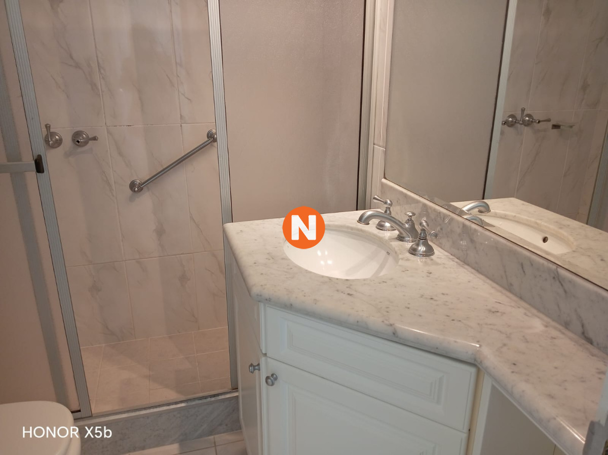 Apartamento Ref.6525 - Apartamento en venta y Alquiler, Mansa, Punta del Este, 3 Dormitorios.