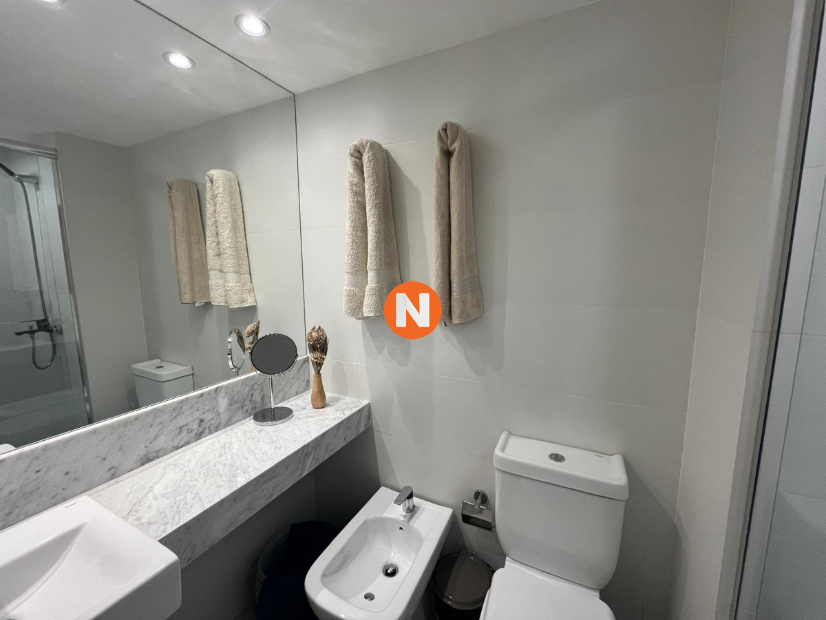 Apartamento Ref.219886 - Apartamento en de 1 dormitorio Playa Mansa primera linea