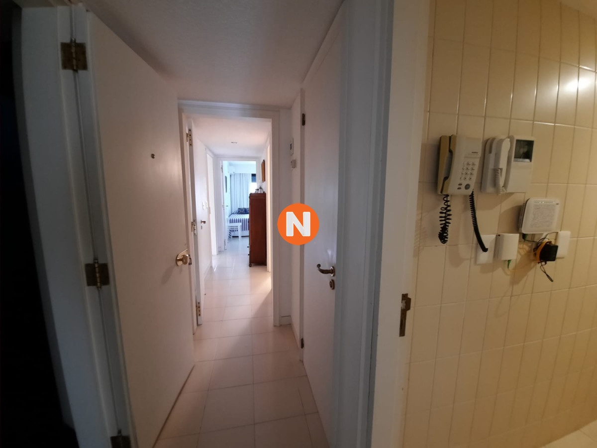 Apartamento Ref.3748 - Apartamento en Venta y Alquiler, Peninsula, Punta del Este, 3 Dormitorios.