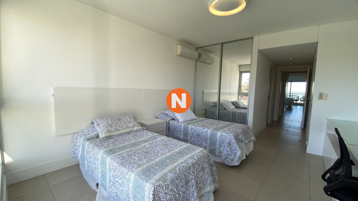 Apartamento Ref.218863 - Exclusivo Apartamento de 2 dormitorios frente a Playa Brava Punta del Este