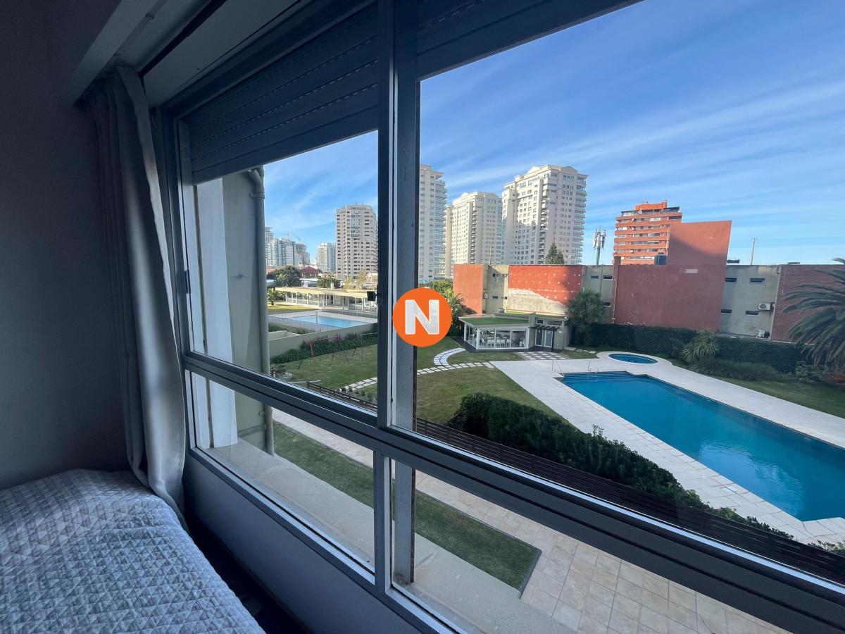 Apartamento Ref.203730 - Hermoso apartamento en primera linea al mar, en Venta y Alquiler, Mansa, Punta del Este, 3 Dormitorios.