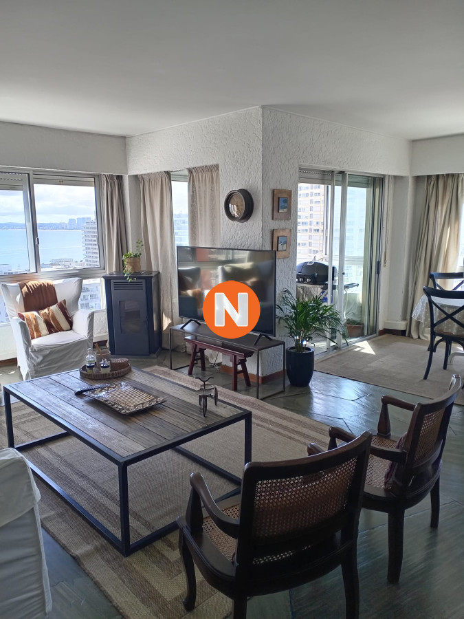 Apartamento Ref.5621 - Apartamento en Alquiler, Peninsula, Punta del Este, 3 Dormitorios.