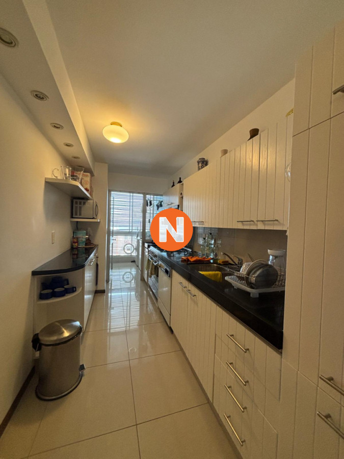 Apartamento Ref.224565 - Apartamento en venta, 3 dormitorios. Primera Linea