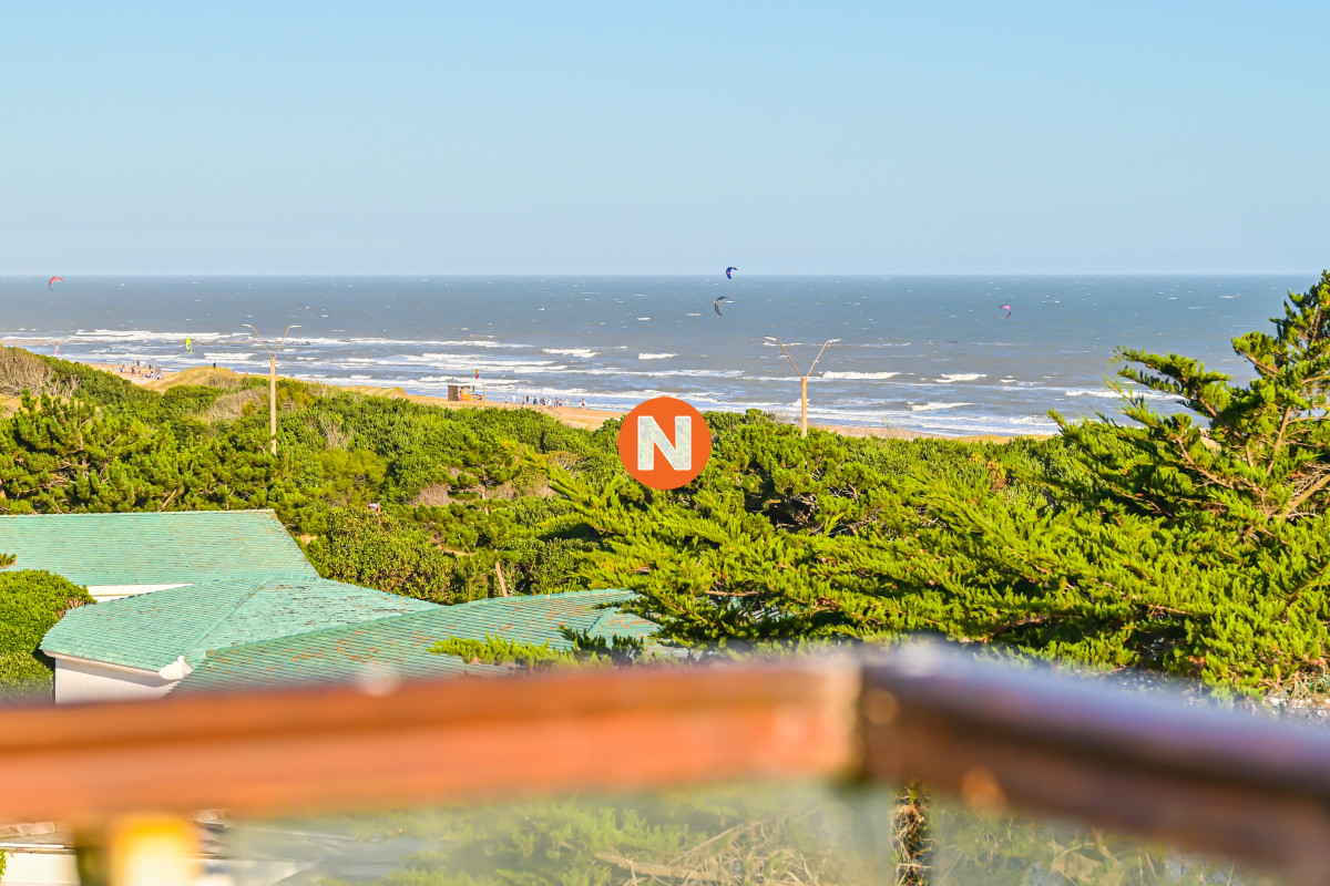 Apartamento Ref.223245 - En Venta, 5 dormitorios, Playa Brava