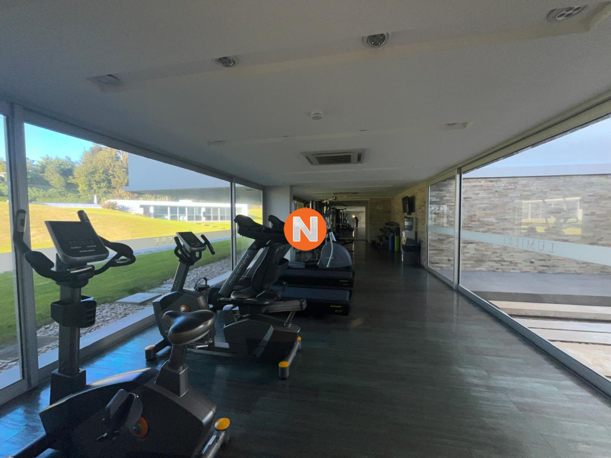 Apartamento Ref.204309 - Amplio departamento en primera fila sobre playa mansa en Pinares