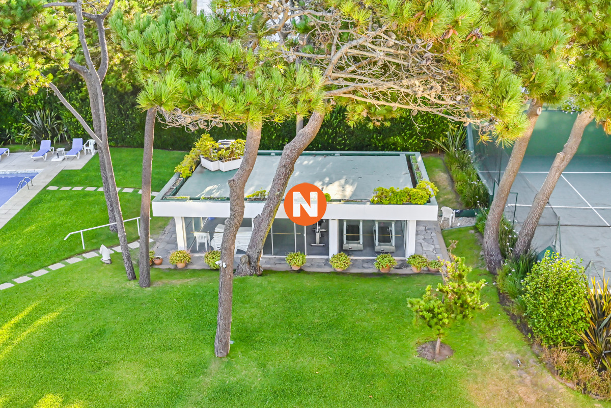 Apartamento Ref.223245 - En Venta, 5 dormitorios, Playa Brava