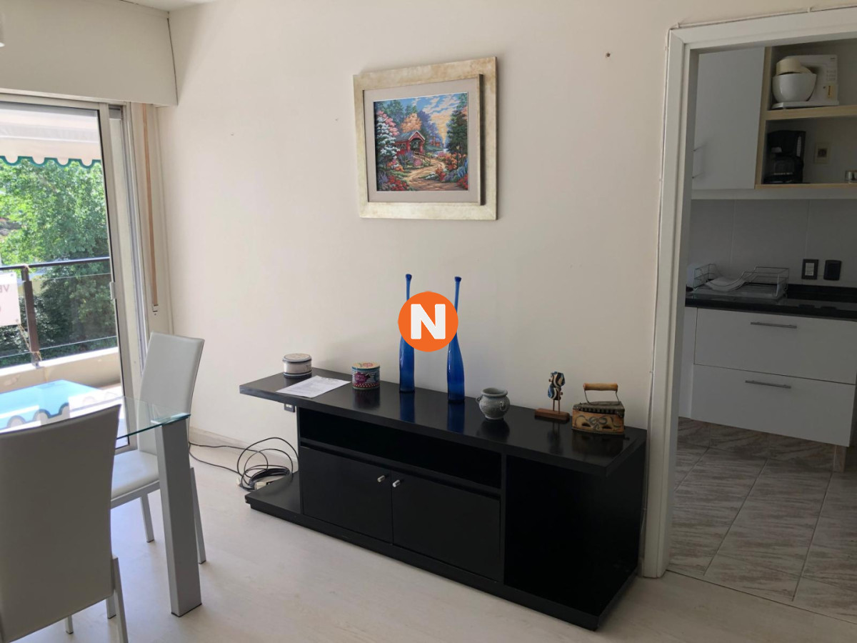 Apartamento Ref.214138 - Luminoso Apartamento 4 dormitorios Frente a Mansa