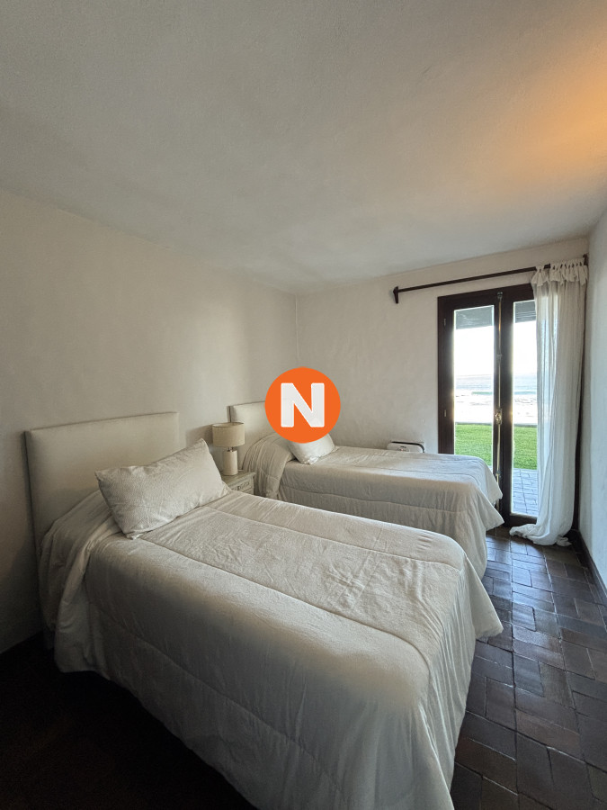 Apartamento Ref.111 - Apartamento en Alquiler, Peninsula, Punta del Este, 3 Dormitorios.