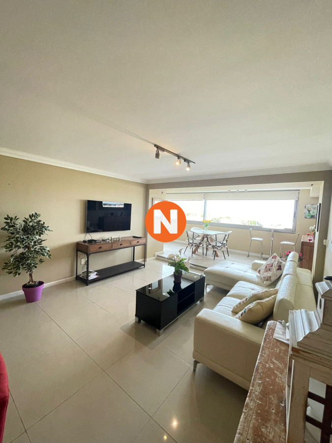 Apartamento Ref.214491 -  Venta y Alquiler apto 3 dormitorios  Primera Linea