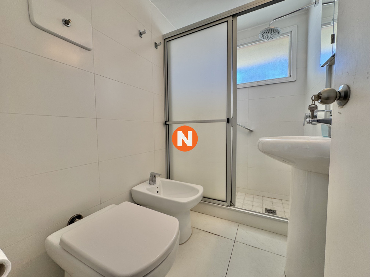 Apartamento Ref.225235 - PENINSULA VENTA DE APARTAMENTO DE 2 DORMITORIOS + DEPENDENCIA PUNTA DEL ESTE