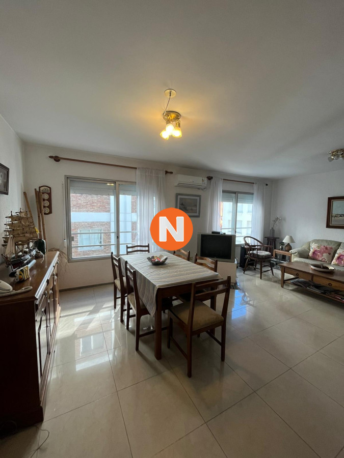 Apartamento Ref.213409 - Apartamento en Venta, 3 dormitorios, Peninsula