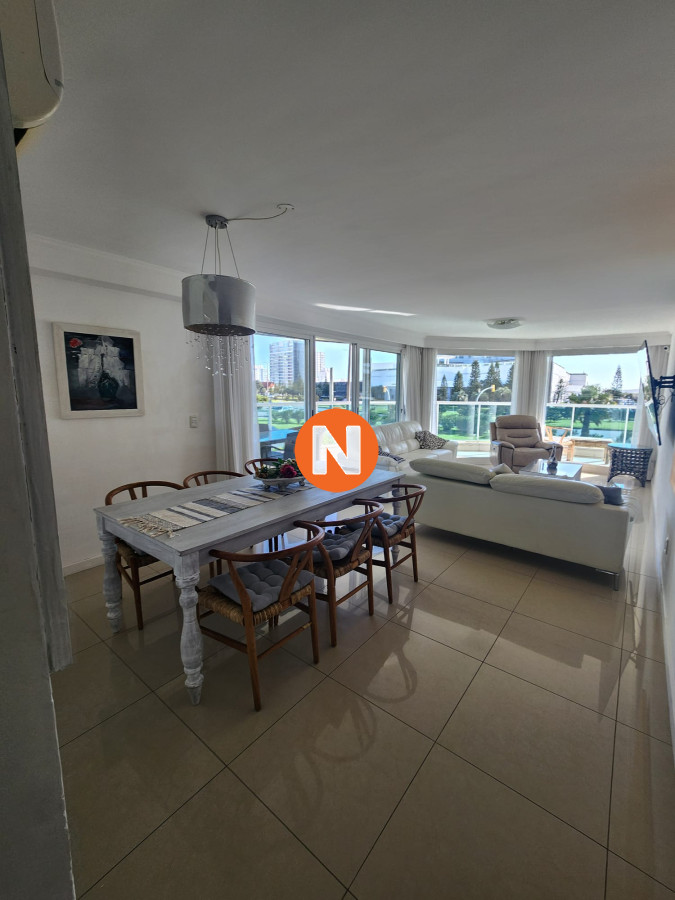 Apartamento Ref.7962 - Apartamento en Venta y Alquiler, Mansa, Punta del Este, 3 Dormitorios.