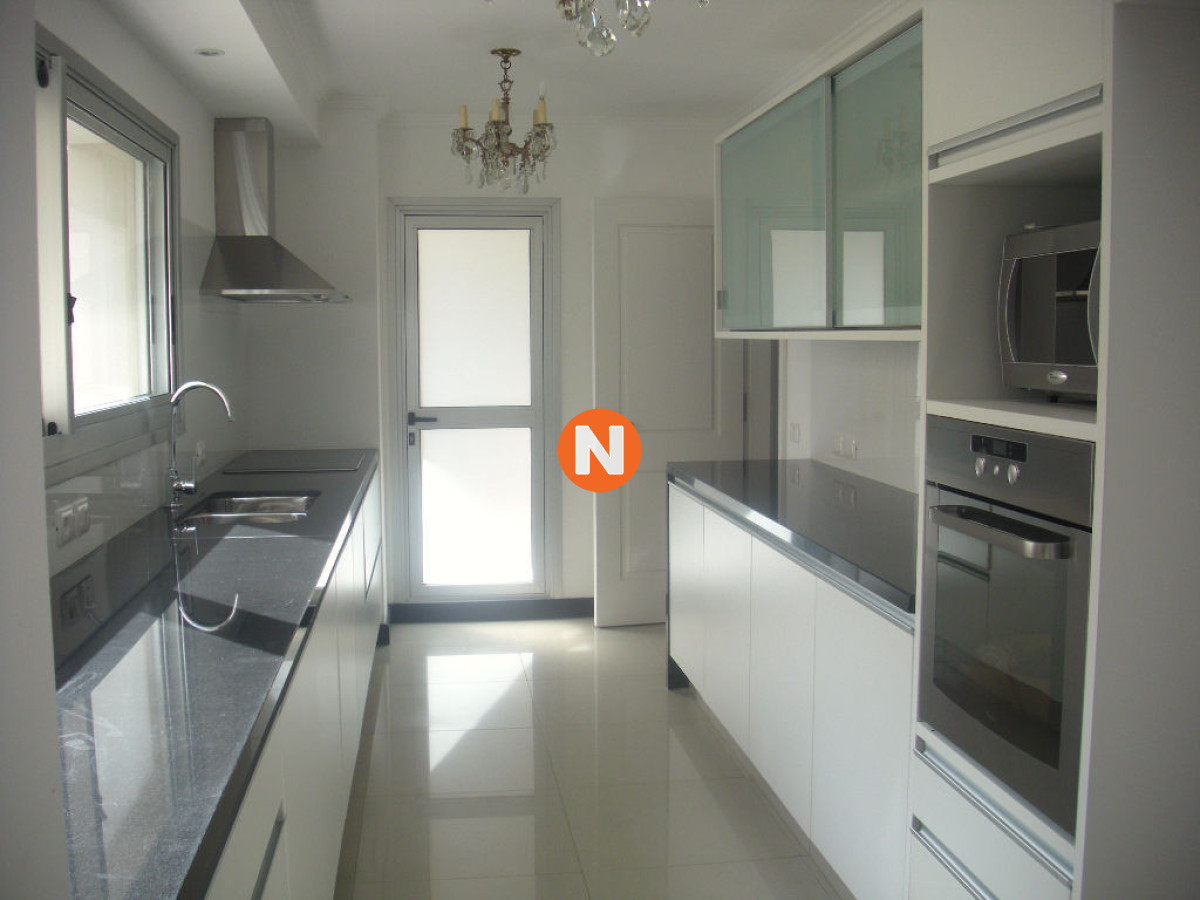 Apartamento Ref.224555 - Increíble apartamento de 3 dormitorios, A la Venta