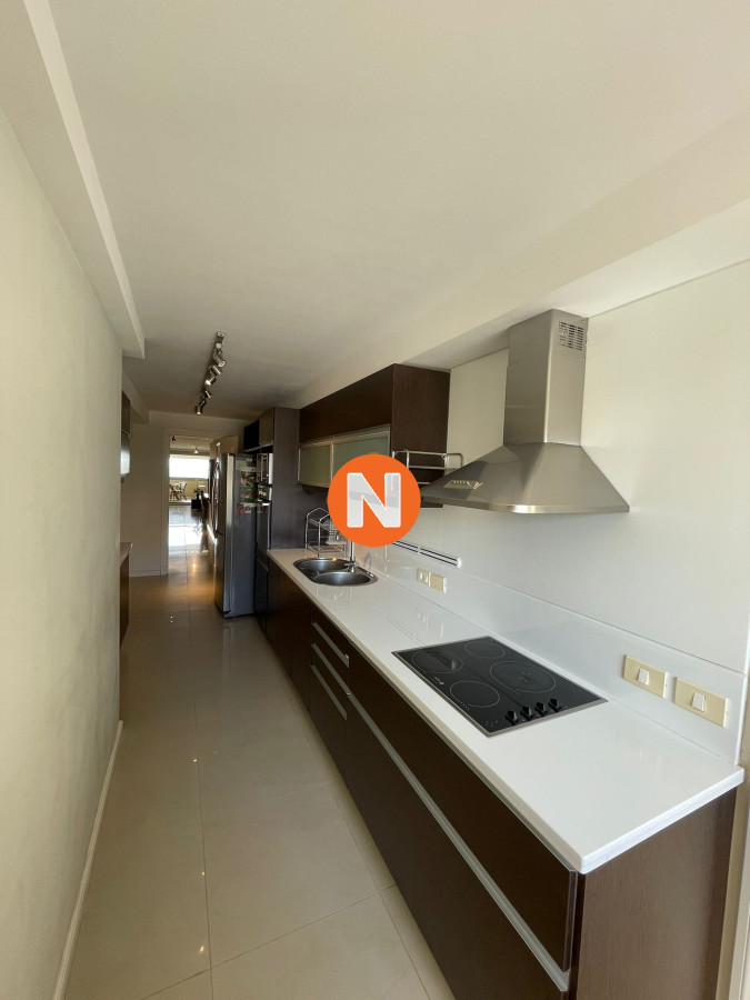 Apartamento Ref.214491 -  Venta y Alquiler apto 3 dormitorios  Primera Linea
