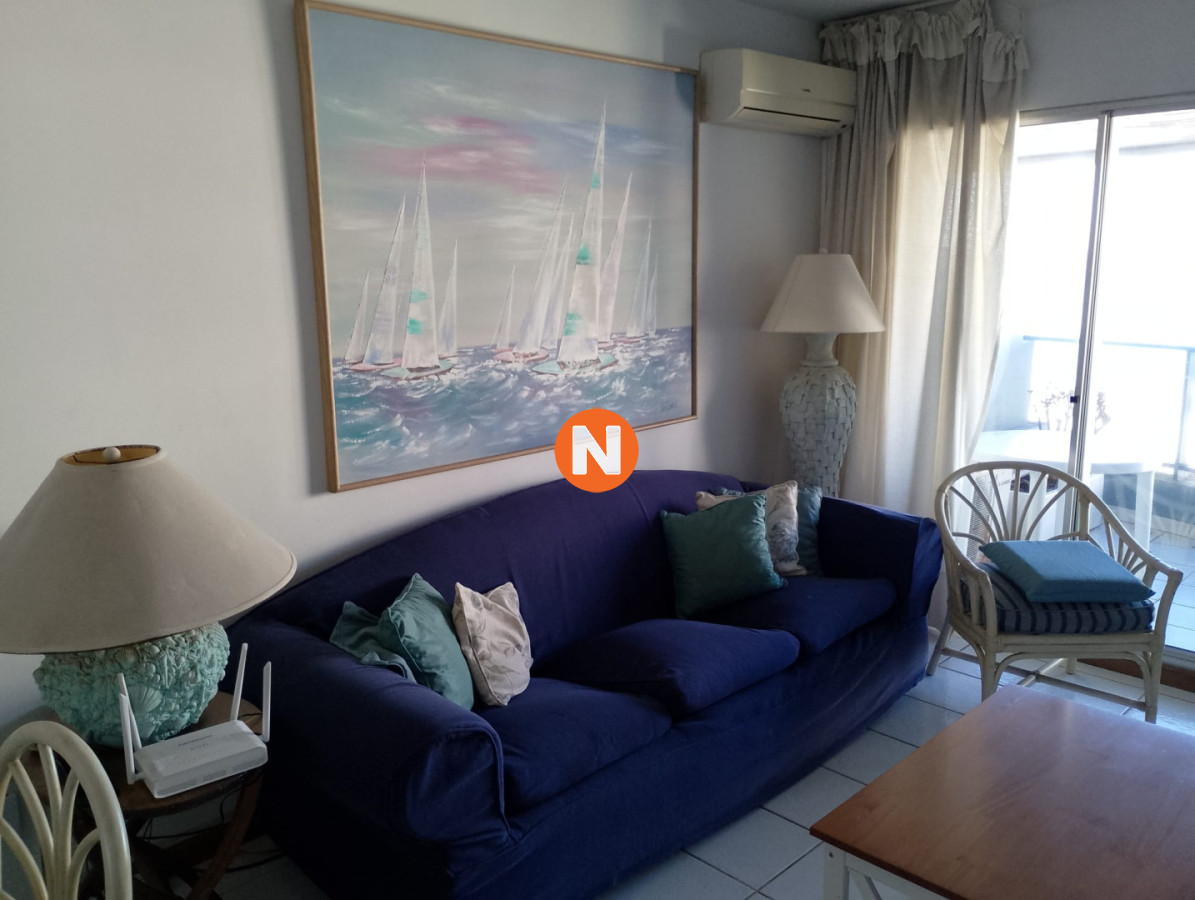 Apartamento Ref.8632 - Apartamento en Venta y Alquiler, Peninsula, Punta del Este, 2 Dormitorios.