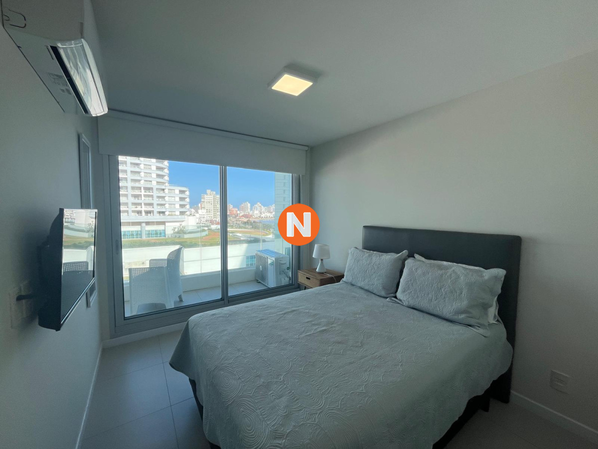 Apartamento Ref.219886 - Apartamento en de 1 dormitorio Playa Mansa primera linea