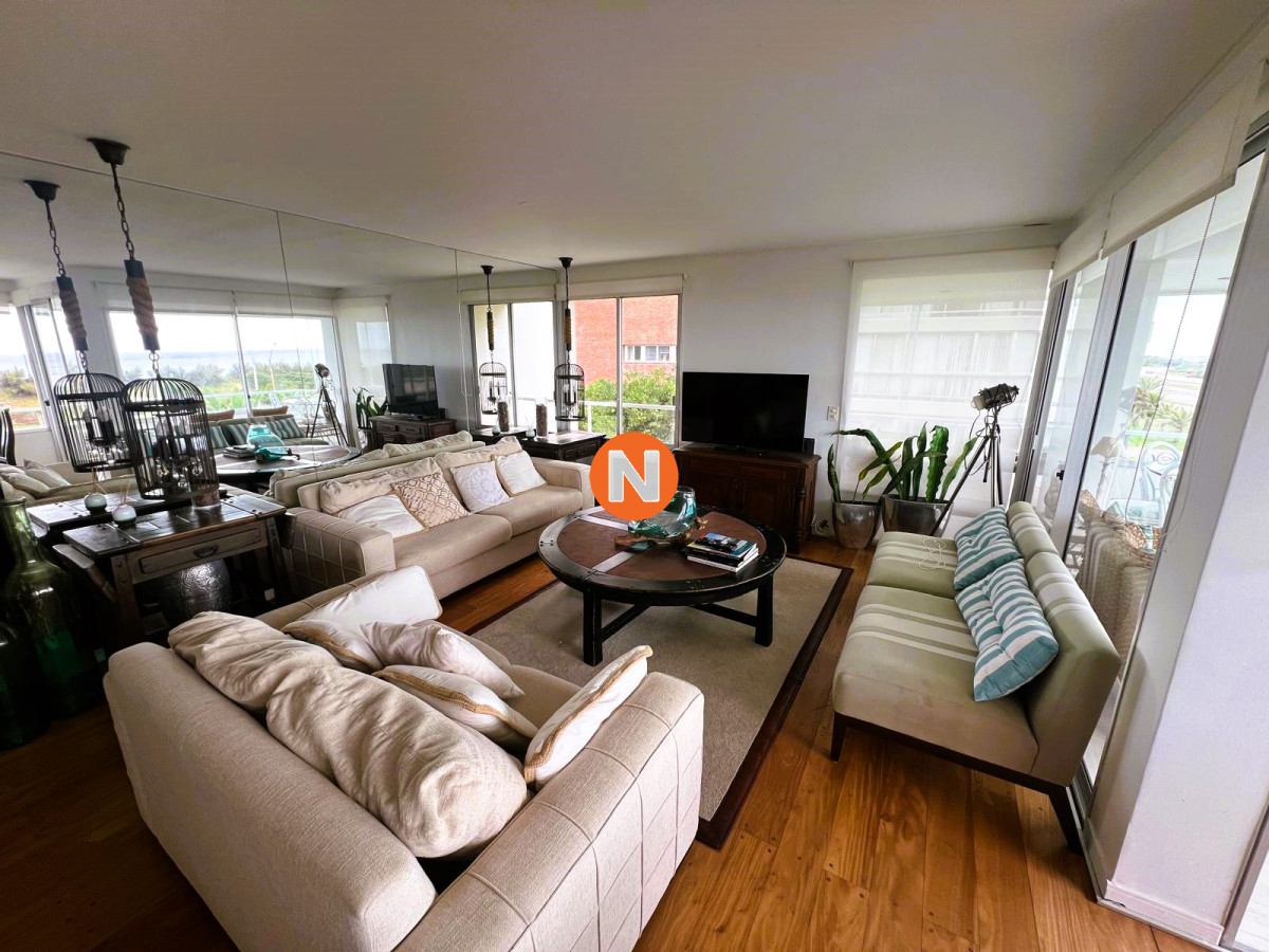 Apartamento Ref.8391 - Apartamento en Venta y Alquiler, Brava, Punta del Este, 3 Dormitorios.