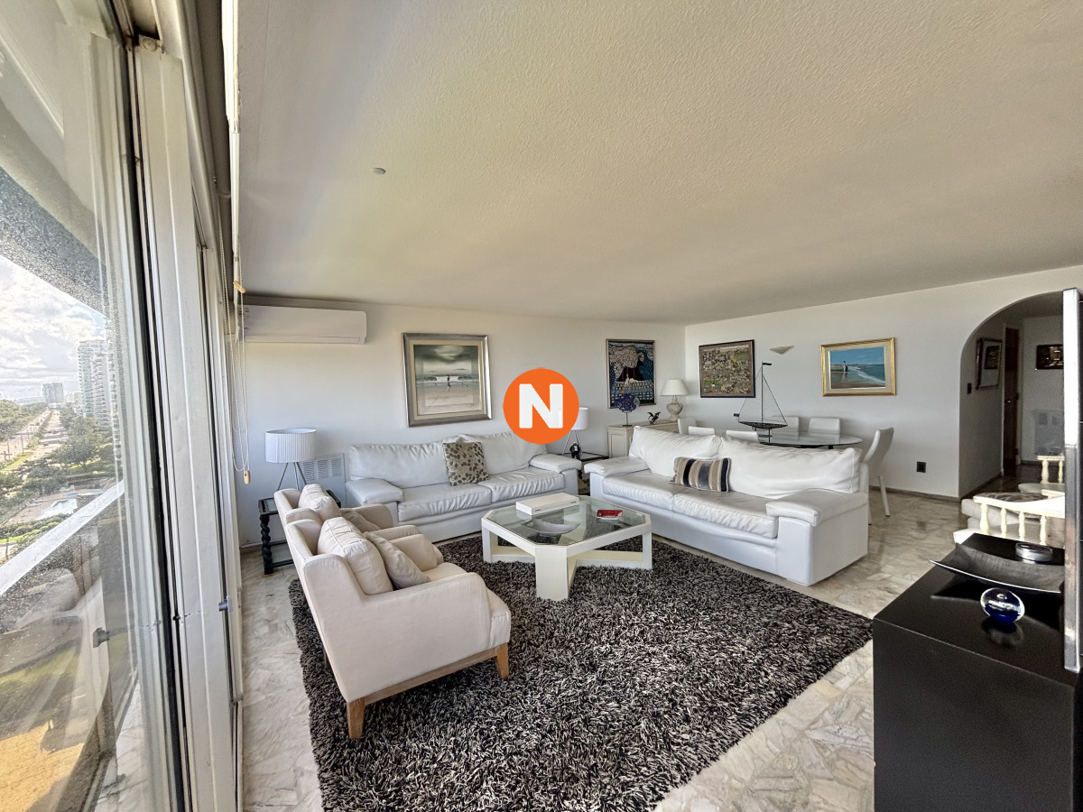 Apartamento Ref.203588 - Apartamento en Venta y Alquiler, Mansa, Punta del Este, 4 Dormitorios.