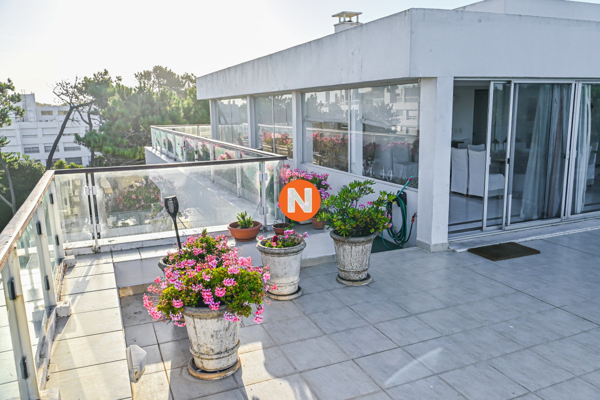 Apartamento Ref.223245 - En Venta, 5 dormitorios, Playa Brava