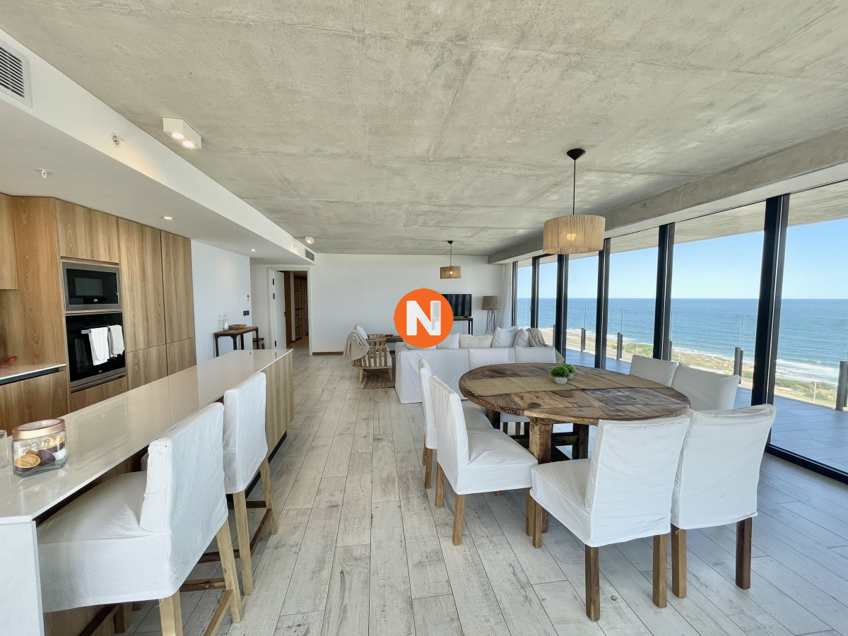 Apartamento Ref.220147 - VENTA DE APARTAMENTO DE 2 DORMITORIOS EN SUITE EN EDIFICIO SURFSIDE PUNTA DEL ESTE