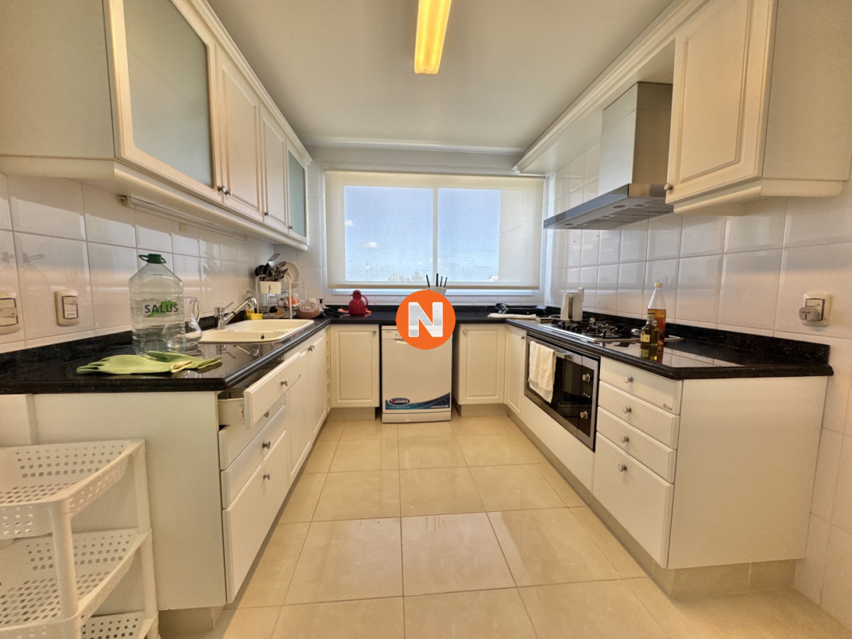 Apartamento Ref.224807 - LE JARDIN PISO ALTO VENTA DE APARTAMENTO DE 3 Y DEPENDENCIA 