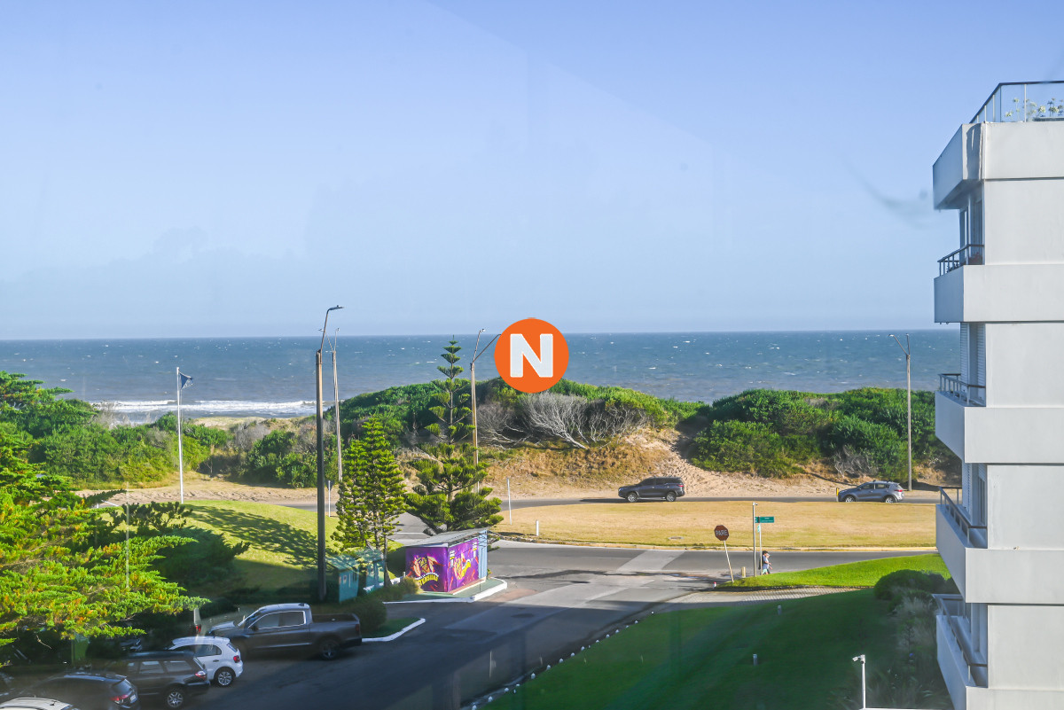 Apartamento Ref.223245 - En Venta, 5 dormitorios, Playa Brava