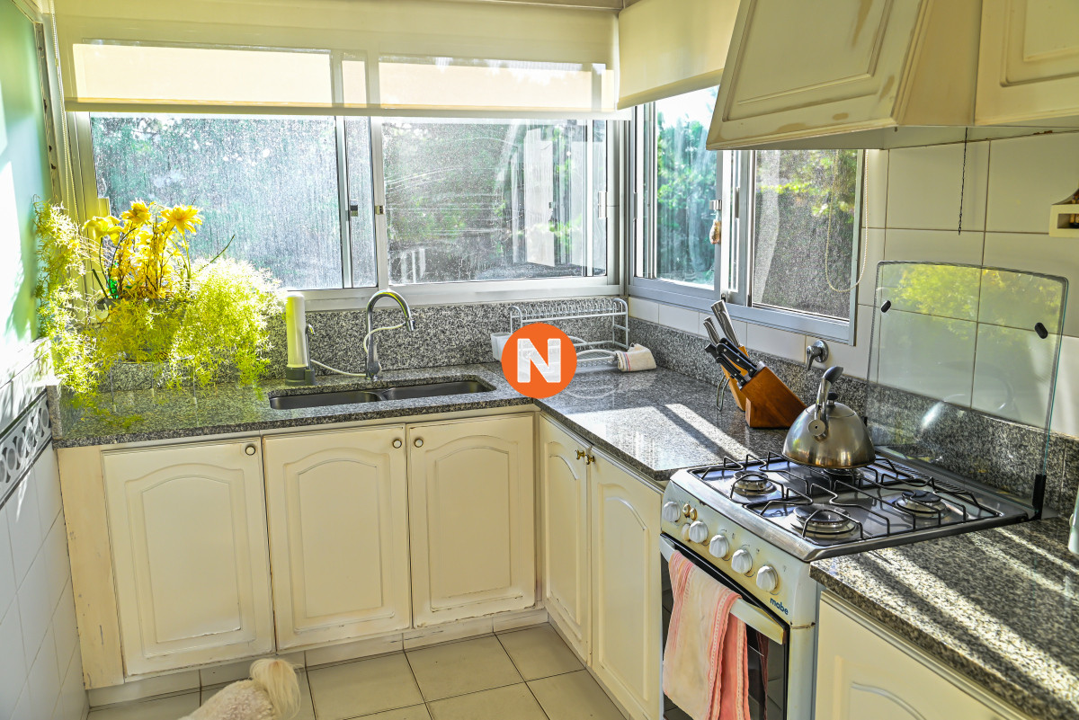 Apartamento Ref.223245 - En Venta, 5 dormitorios, Playa Brava