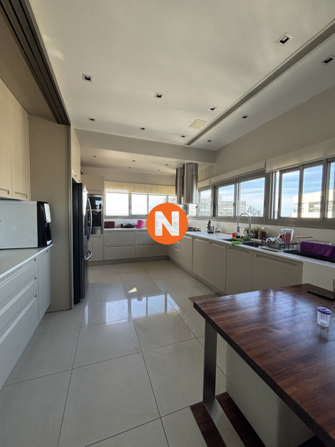 Apartamento Ref.224550 - Penthouse a la Venta, Edificio Imperiale