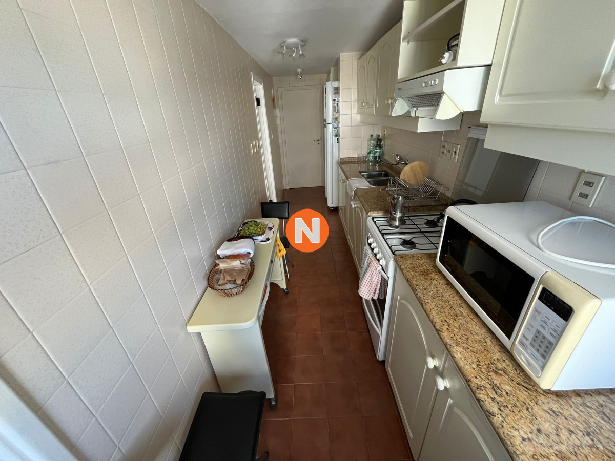 Apartamento Ref.156015 - Apartamento en Venta, Peninsula, Punta del Este, 2 Dormitorios.