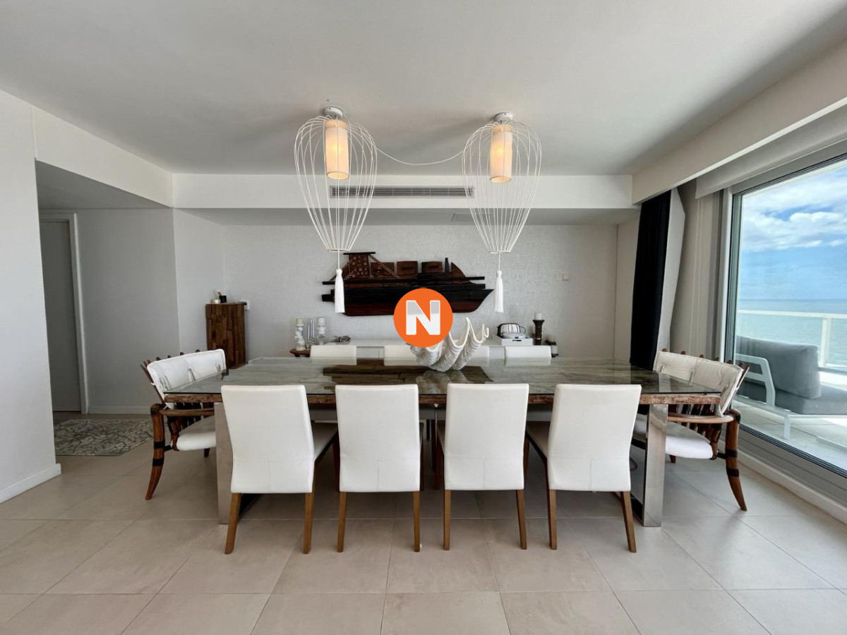 Apartamento Ref.223788 - Exclusivo Penthouse en primera linea en Venta
