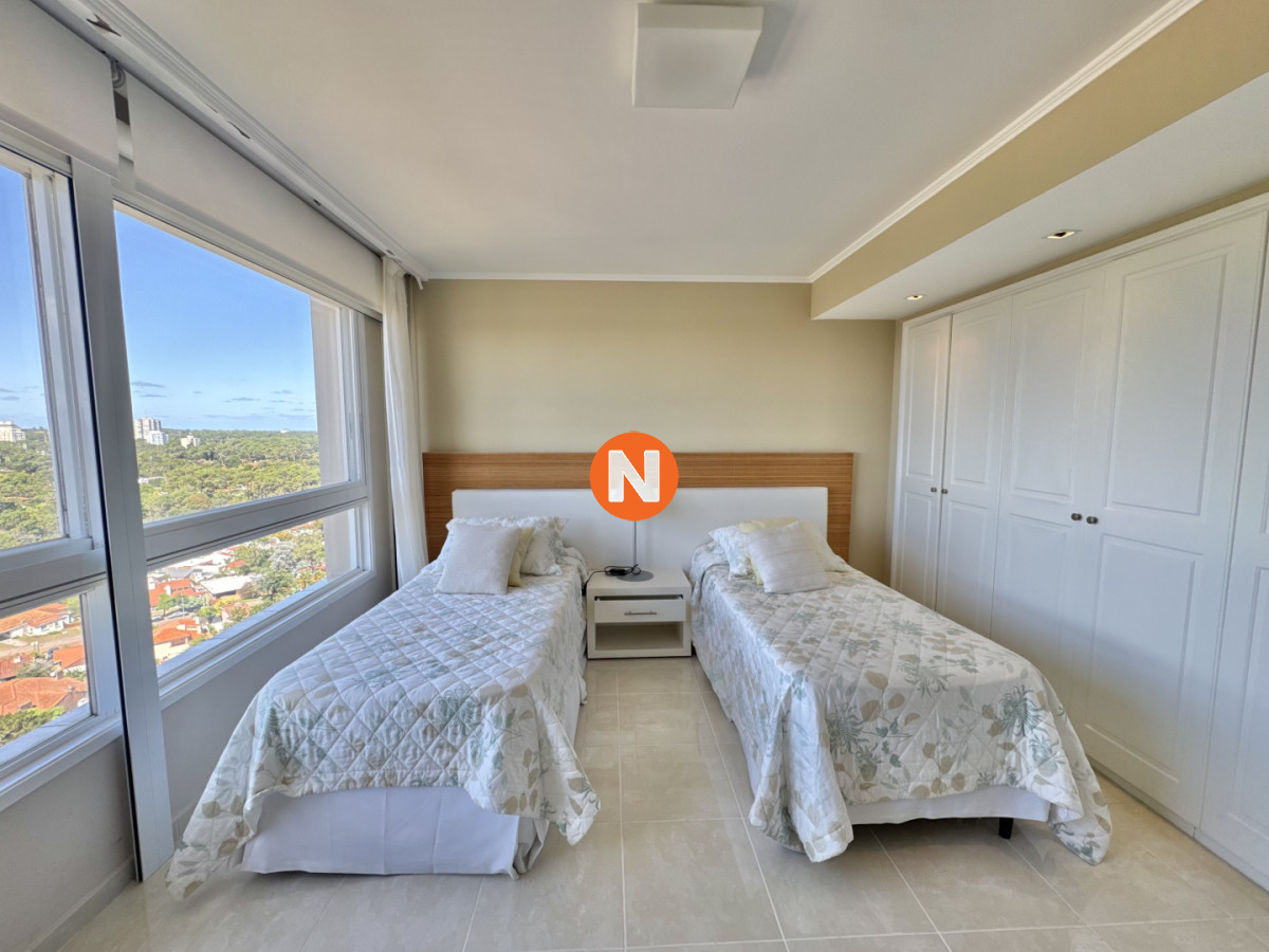 Apartamento Ref.224807 - LE JARDIN PISO ALTO VENTA DE APARTAMENTO DE 3 Y DEPENDENCIA 